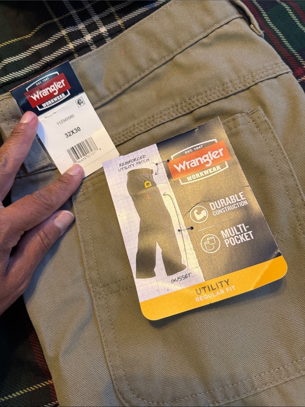 Wrangler Men's Cargo Utility Pants - Tan